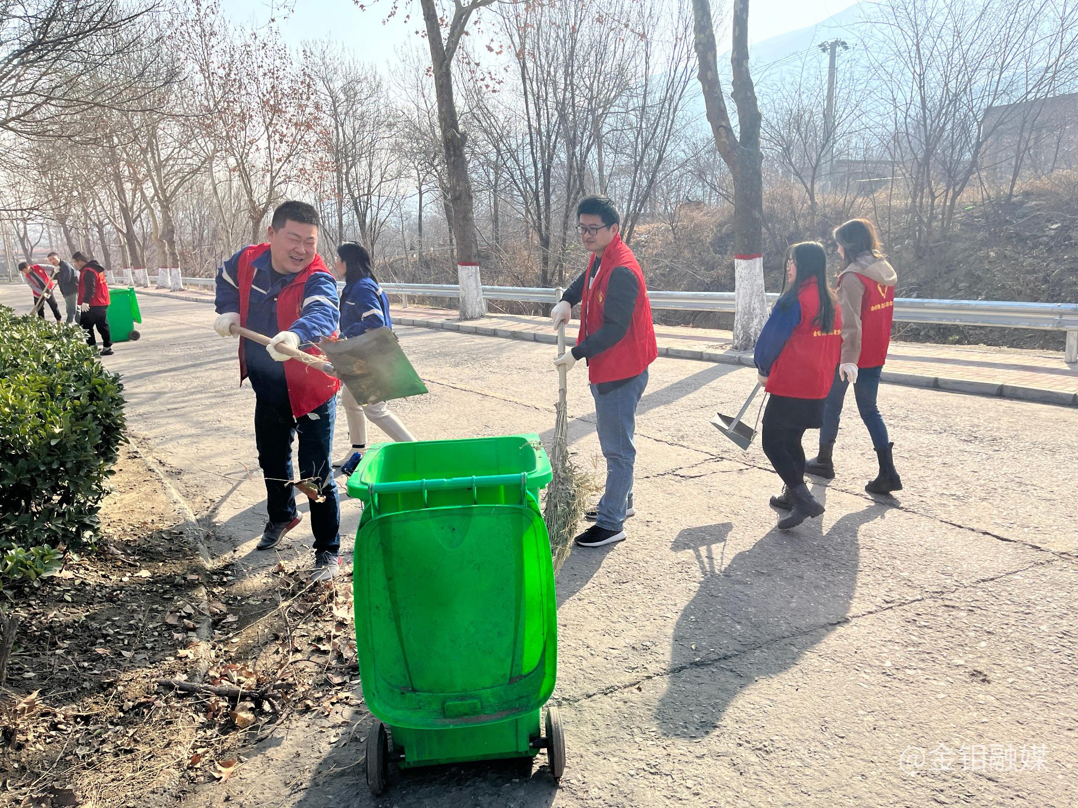 20230303-物流分公司开展“践行二十大,志愿伴我行”志愿服务活动 (11).JPG